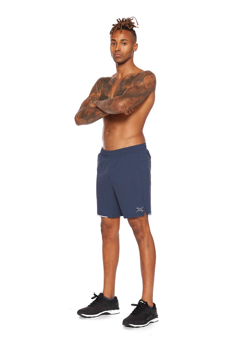 2XU Men's Aero 7-inch Shorts - Midnight-553336
