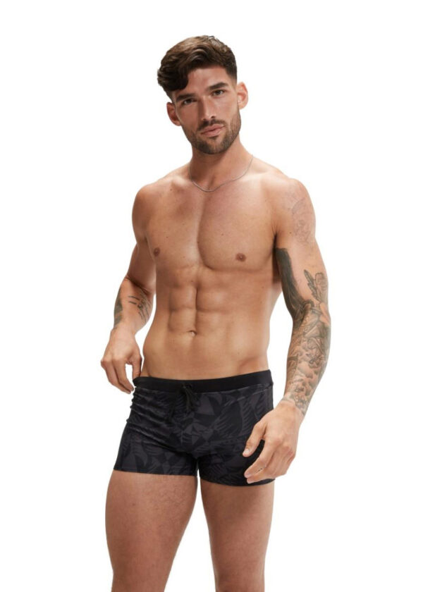 Front view of man wearing Speedo Valmilton Aquashort - Black
