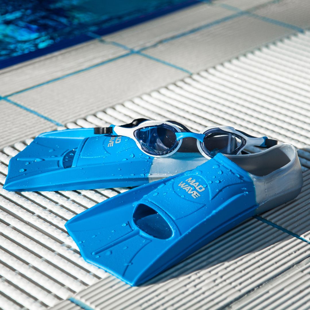 Mad Wave Short Blade Training Fins - Blue - Image 3