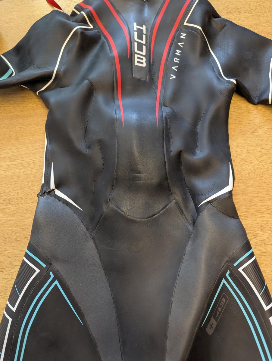 HUUB Men's Varman Wetsuit - Glacier Blue & Red - Image 2